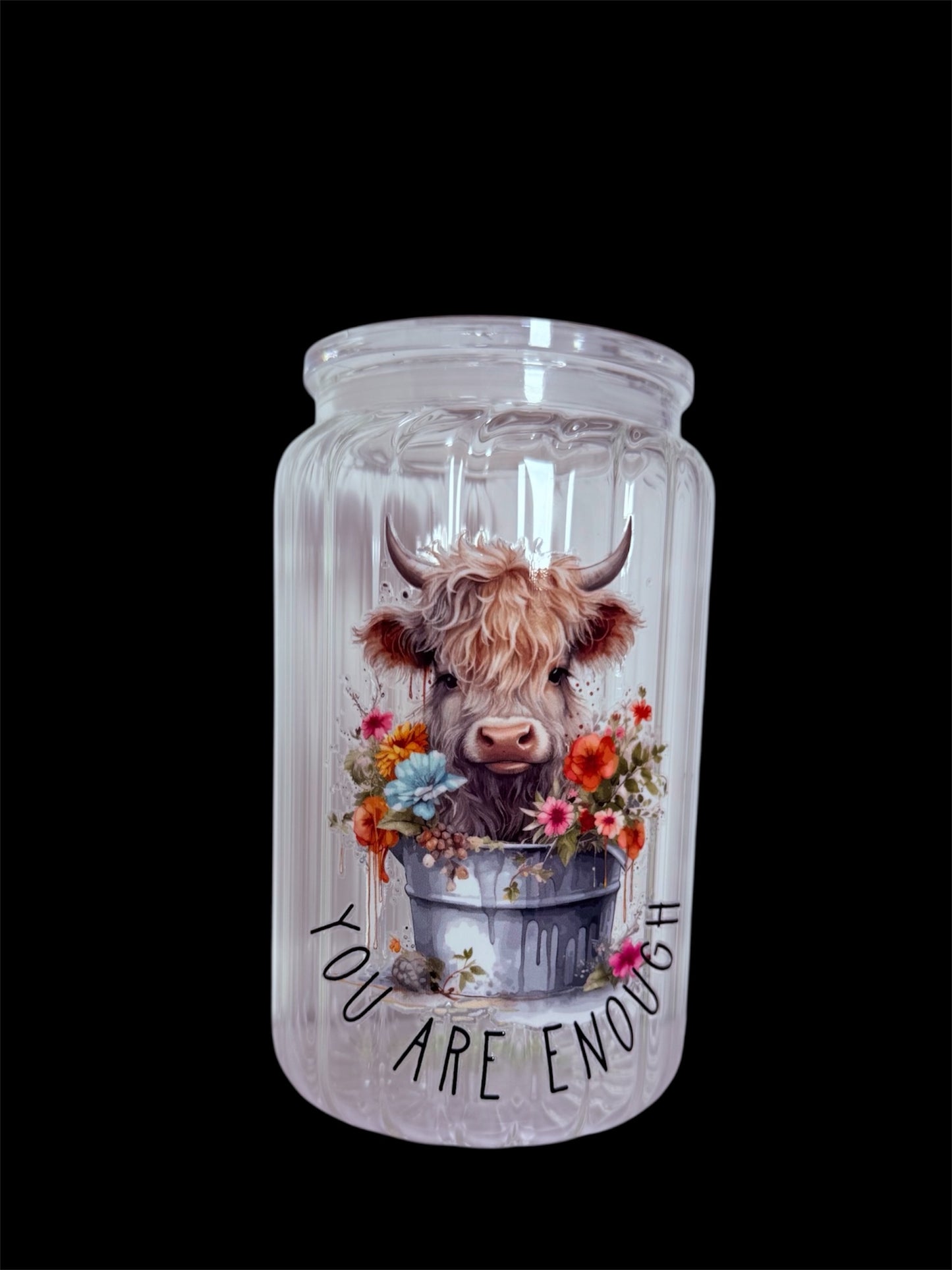 Clear glasses with design, for hot & cold drinks. Clear straw, metal straw and straw cleaning brush included